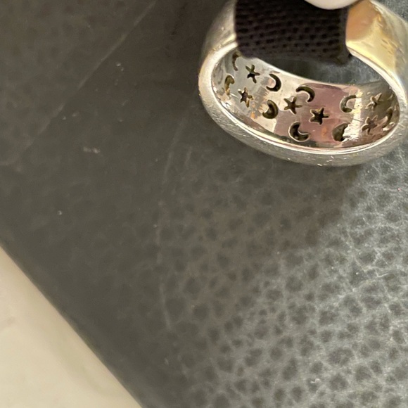 🌲Gorgeous diamond ring 18 karat gold price reduction &FIRM! - Picture 4 of 7